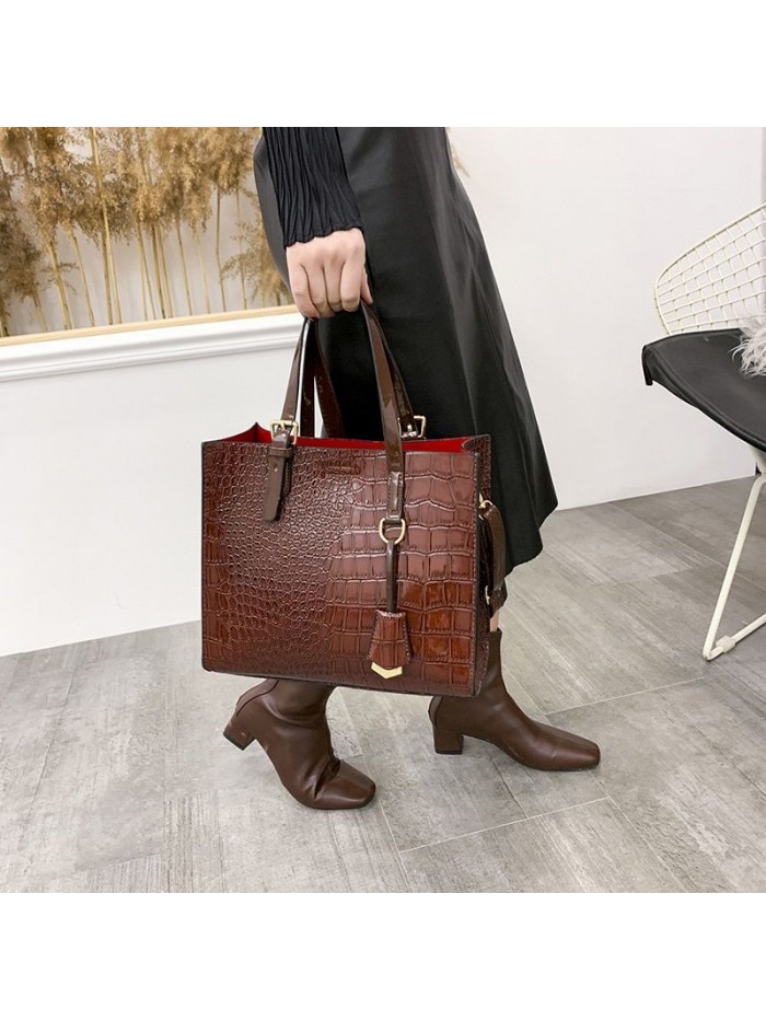 Women 's bag 2020 new European and American fashion Crocodile oil wax leather large bag large capacity single shoulder Crossbody portable Tote Bag

